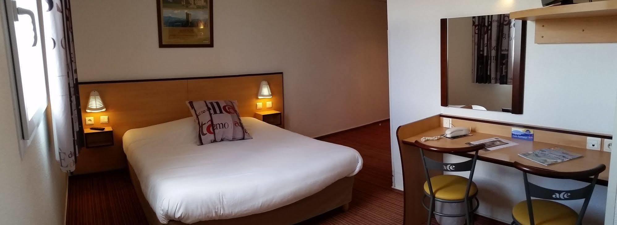 Ace Hotel Clermont Ferrand La Pardieu Eksteriør bilde